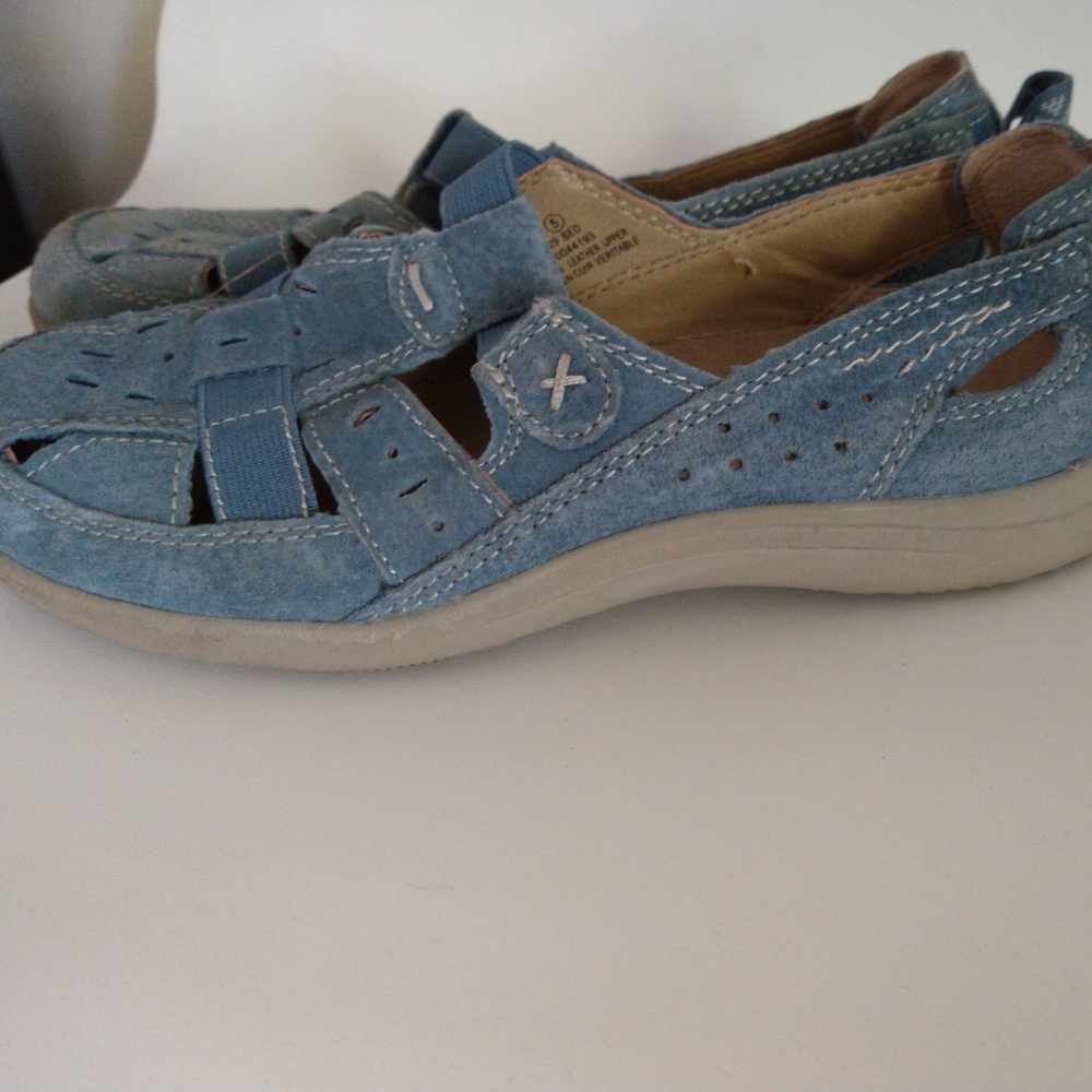 Sandals - Picture 3 of 3